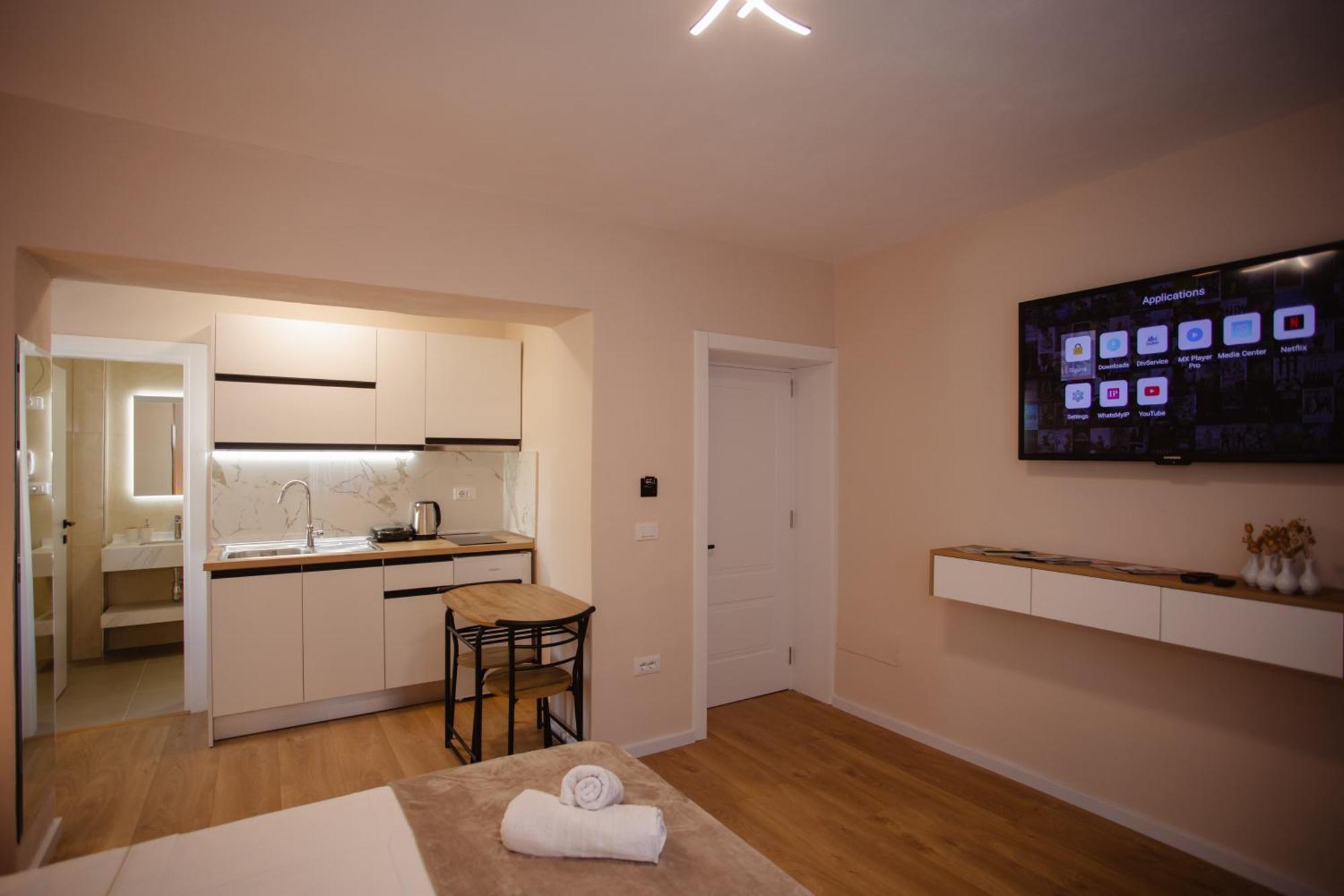 City Center Studio Apartments Shkoder Bagian luar foto