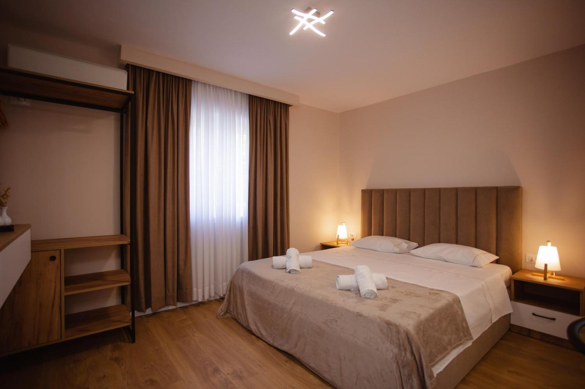 City Center Studio Apartments Shkoder Bagian luar foto