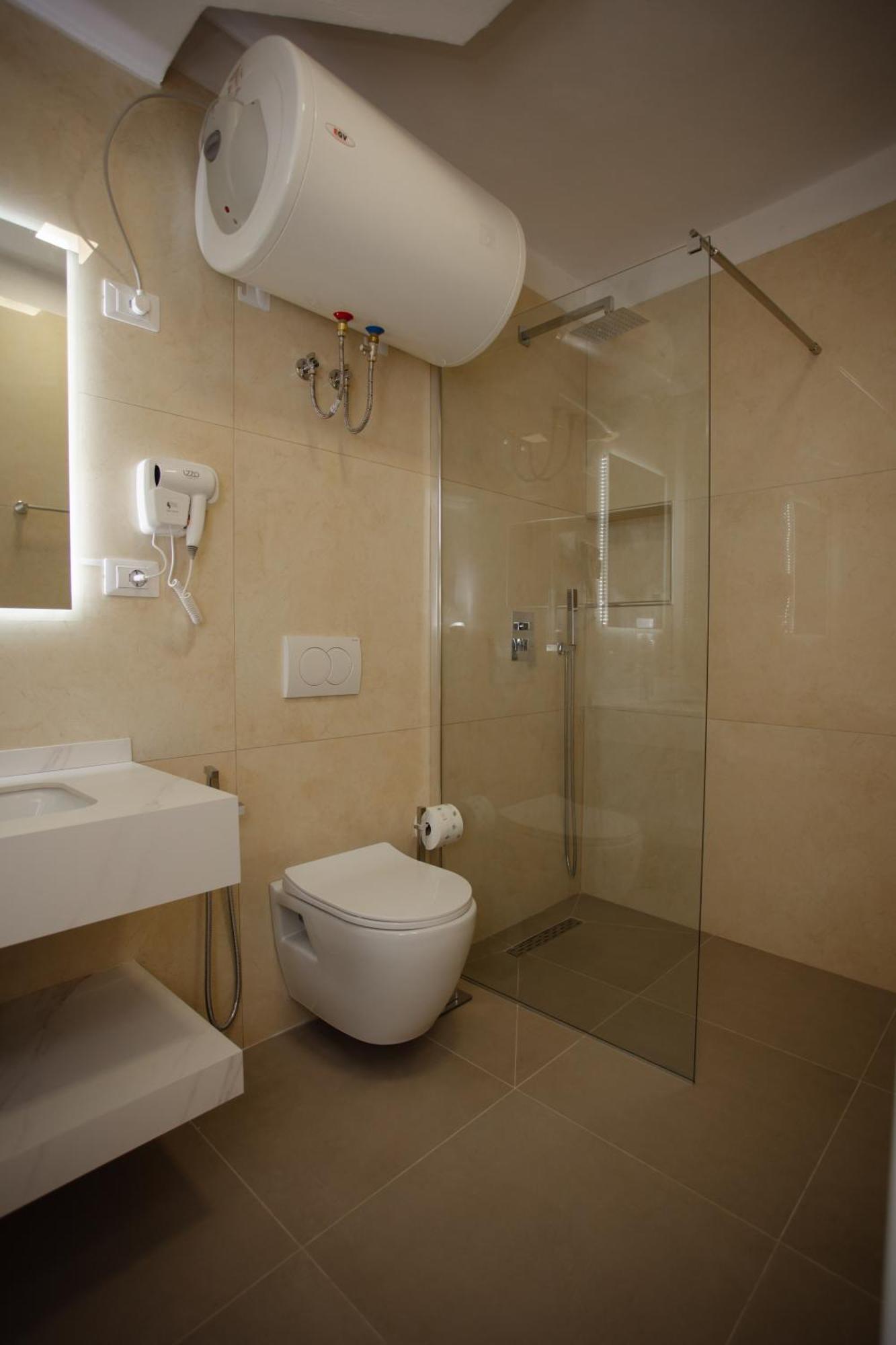 City Center Studio Apartments Shkoder Bagian luar foto