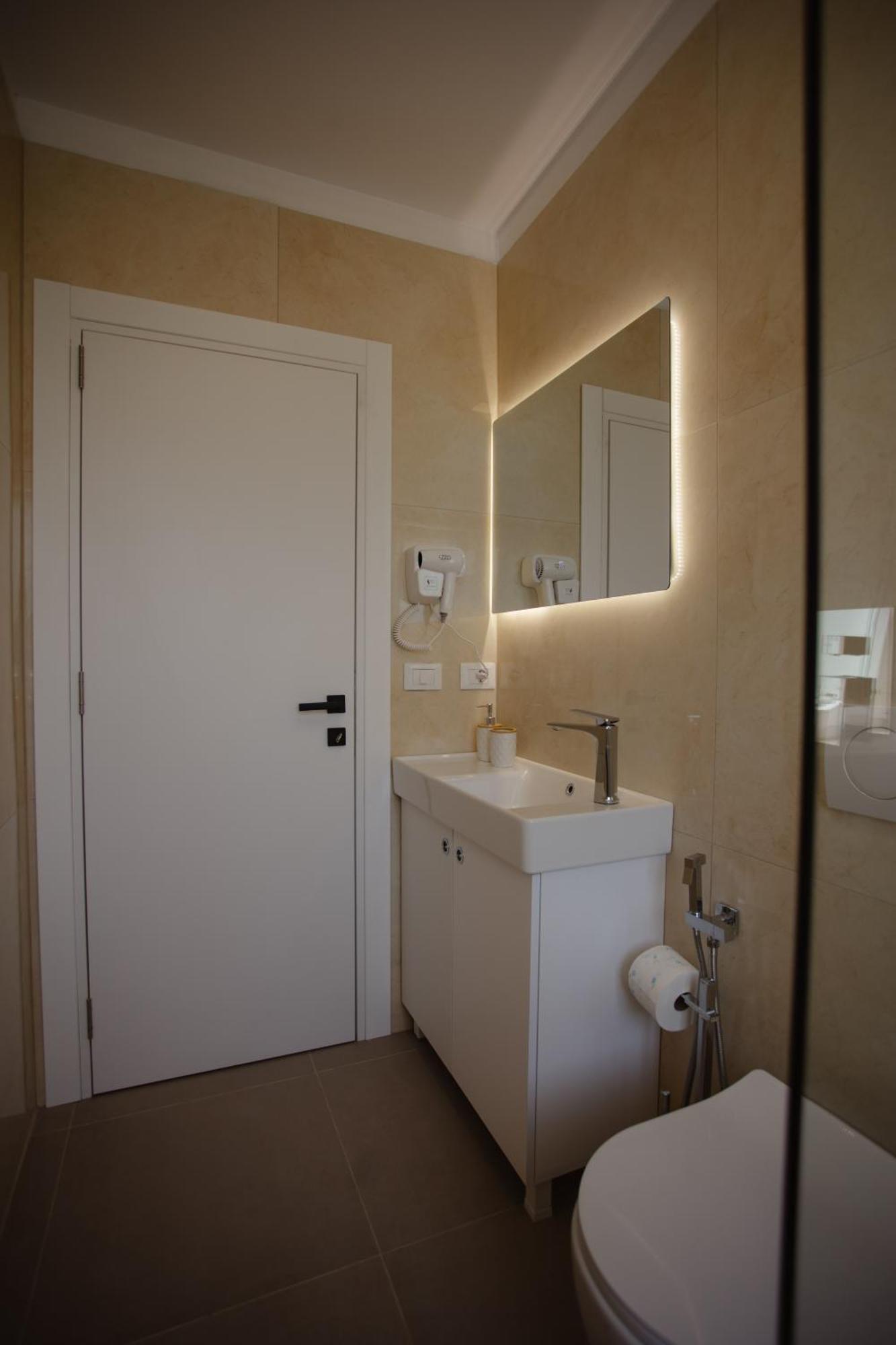 City Center Studio Apartments Shkoder Bagian luar foto