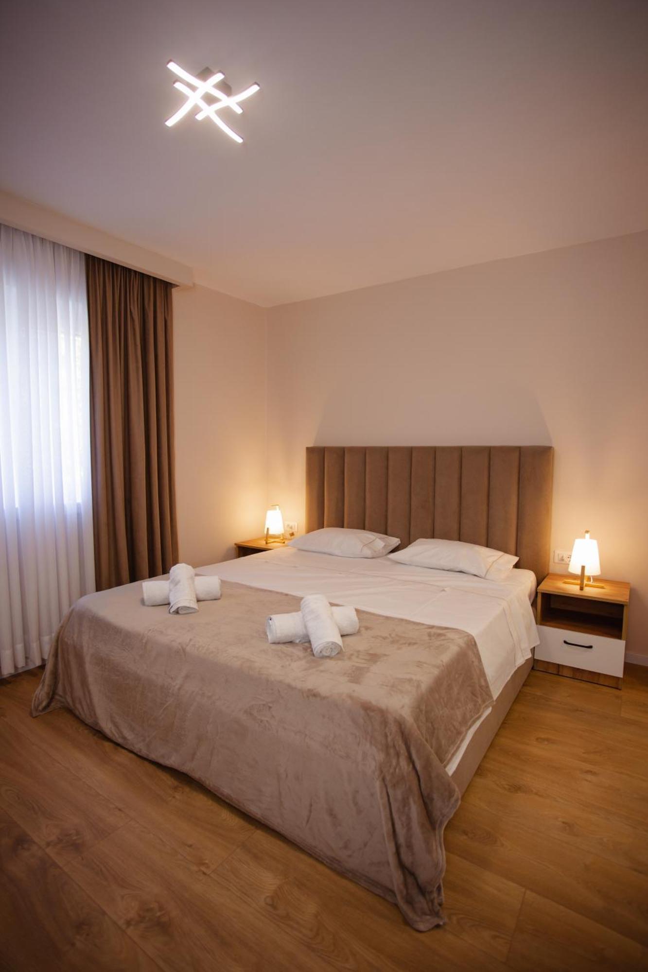 City Center Studio Apartments Shkoder Bagian luar foto