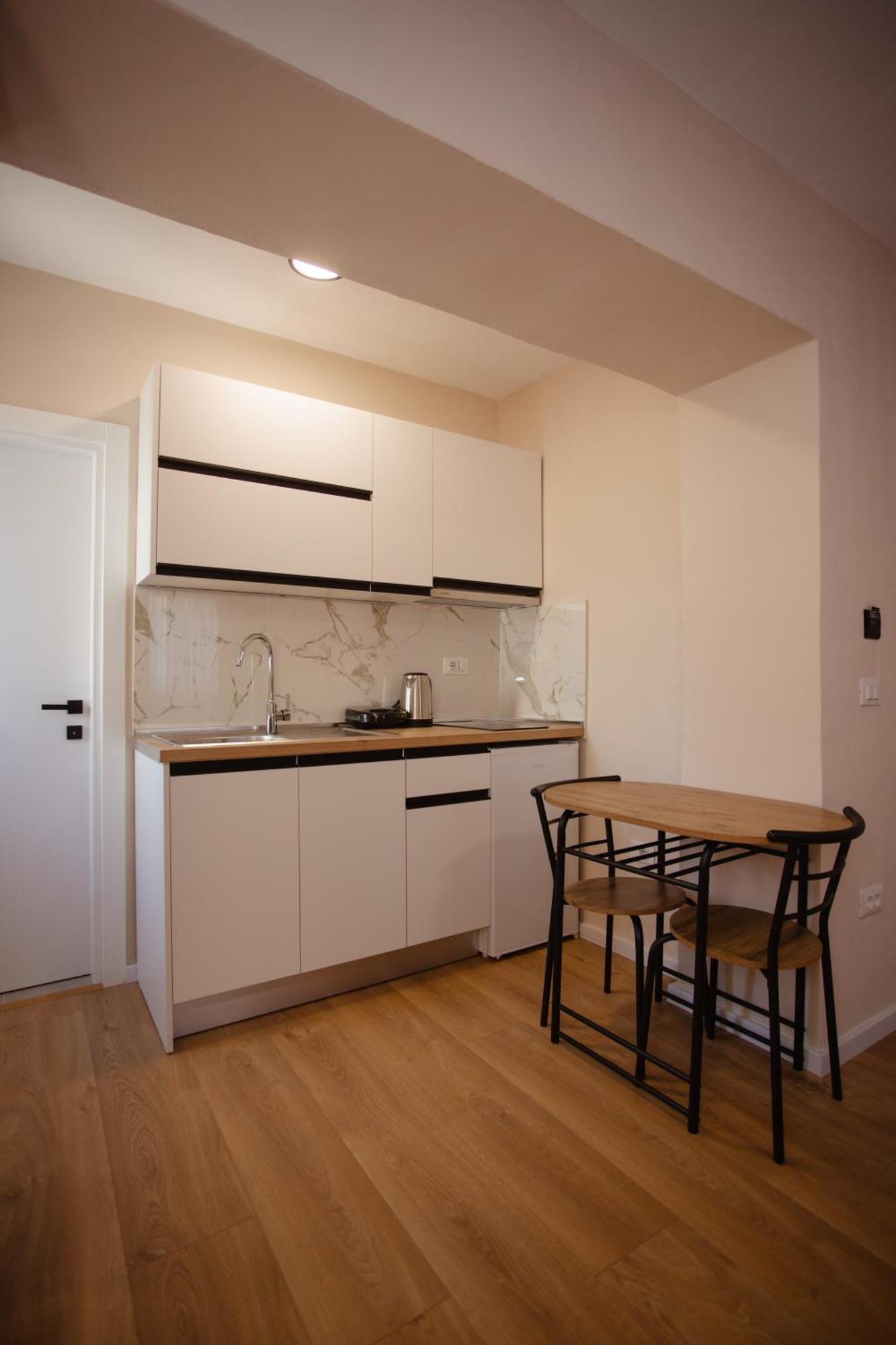 City Center Studio Apartments Shkoder Bagian luar foto