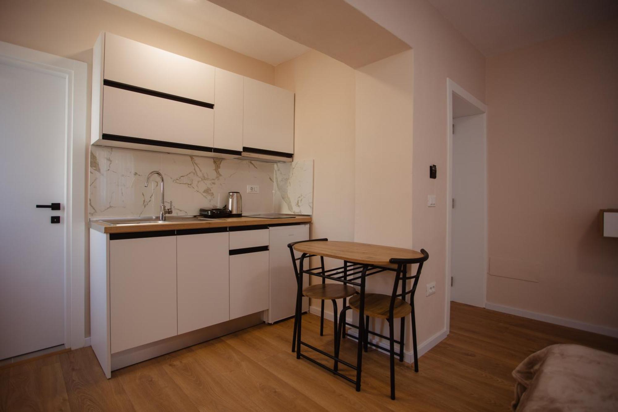 City Center Studio Apartments Shkoder Bagian luar foto